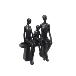 Figurka Rzeźba Rodzina siedząca na ławce